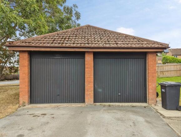 2 bed Semi-Detached for sale Image 12