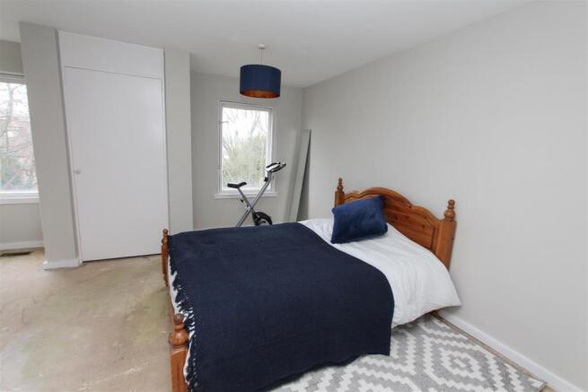 Bedroom 1.jpg