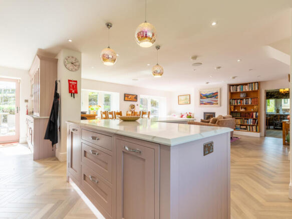 4 bed Character Property for sale Image 9