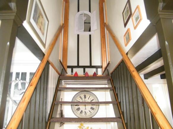 Open tread staircase