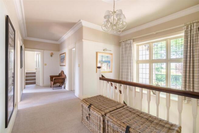 FIRST FLOOR LANDING
