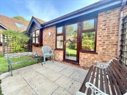 8, Woodleigh, Bunny Lane, Nottingham NG12 5NF