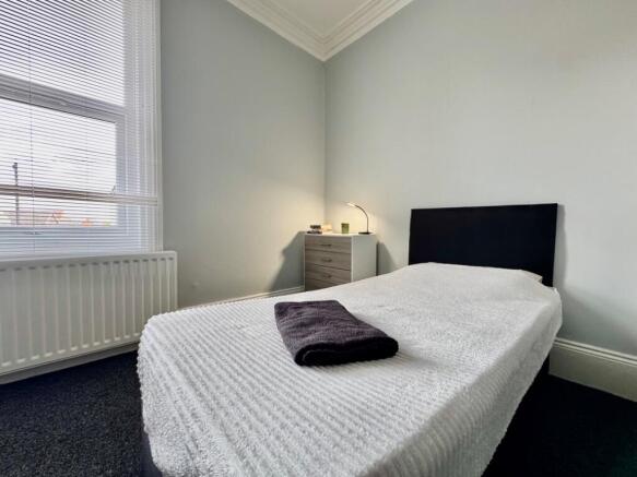 7 bed House Share to rent Image 11
