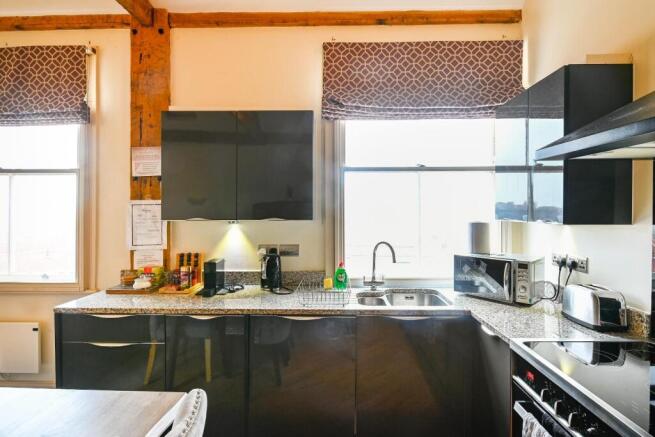 2 bed Flat for sale Image 8