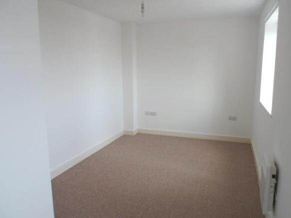 2 bed Ground Flat to rent Image 7
