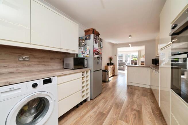 3 bed Detached for sale Image 6