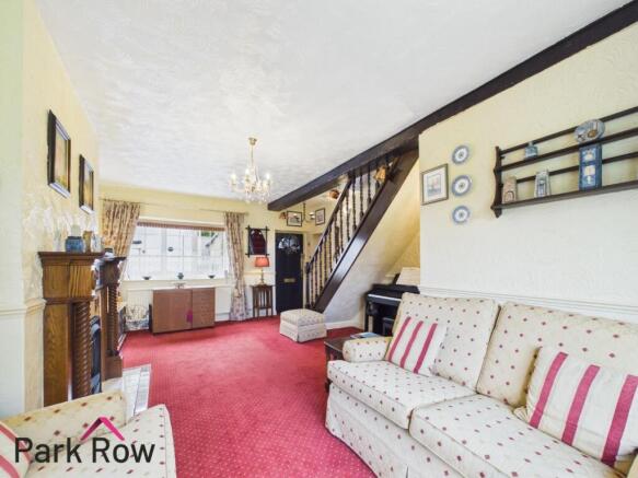 5 bed Detached for sale Image 7