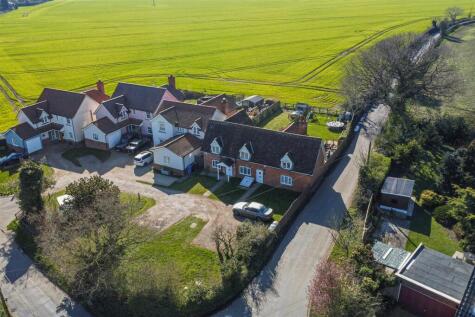 Bucks Horn Place, Belstead