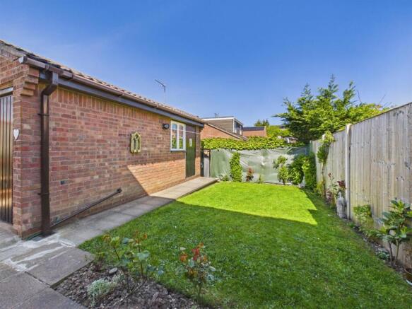 2 bed Semi-Detached for sale Image 9