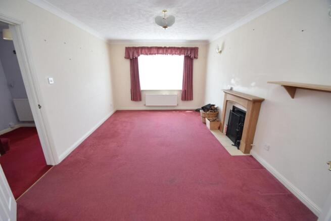 16 Dutchells Way Lounge.JPG