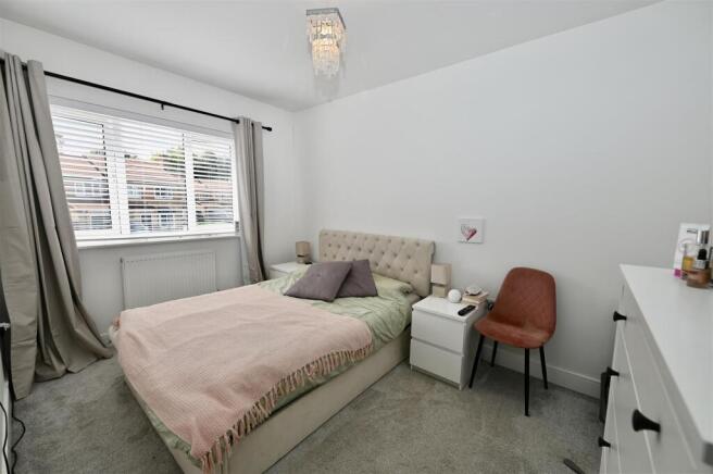 3 bed Semi-Detached for sale Image 6