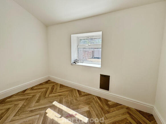 4 bed Terraced to rent Image 5