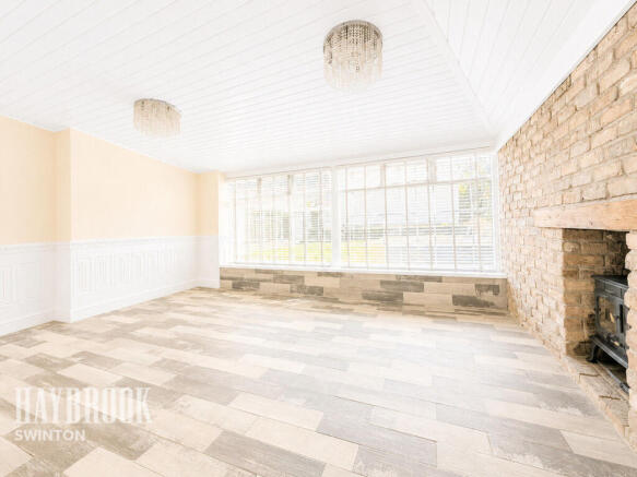 4 bed Detached for sale Image 4