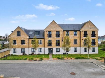 Orchard Farm Avenue, East Molesey, KT8