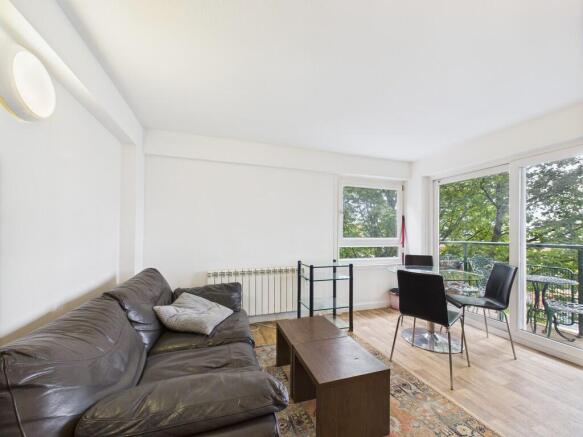 Lounge / Kitchen