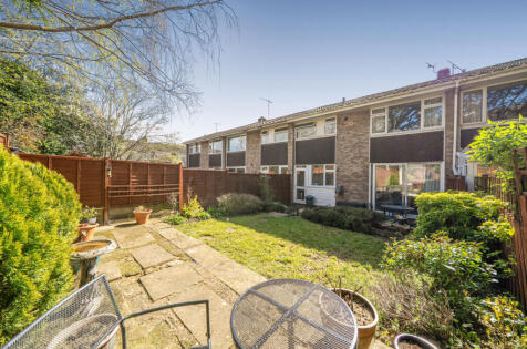 Cedar Close, Ebley, Stroud, Gloucestershire, GL5