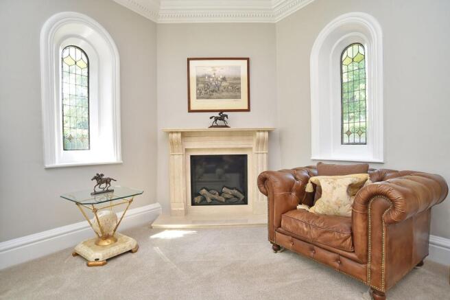 6 bed Detached for sale Image 4