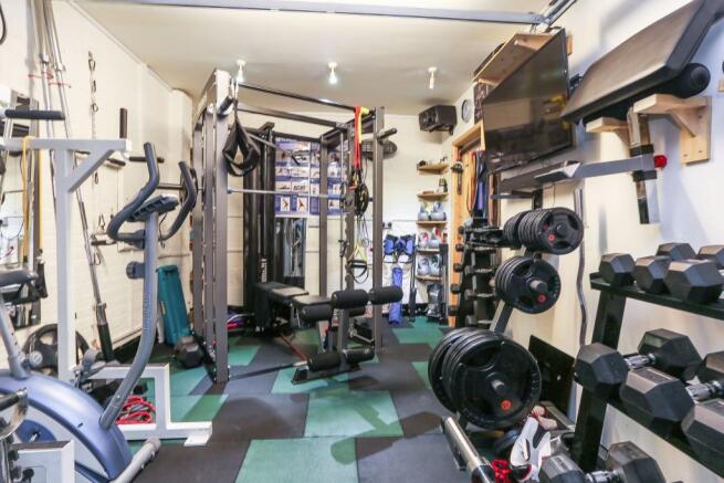 Garage/Gym