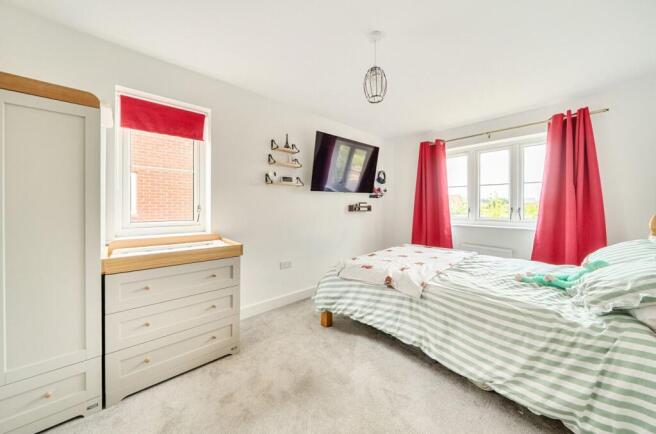 3 bed Semi-Detached for sale Image 4