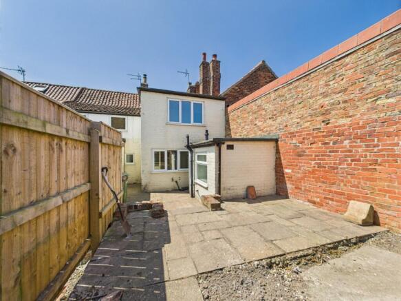 3 bed Terraced for sale Image 6