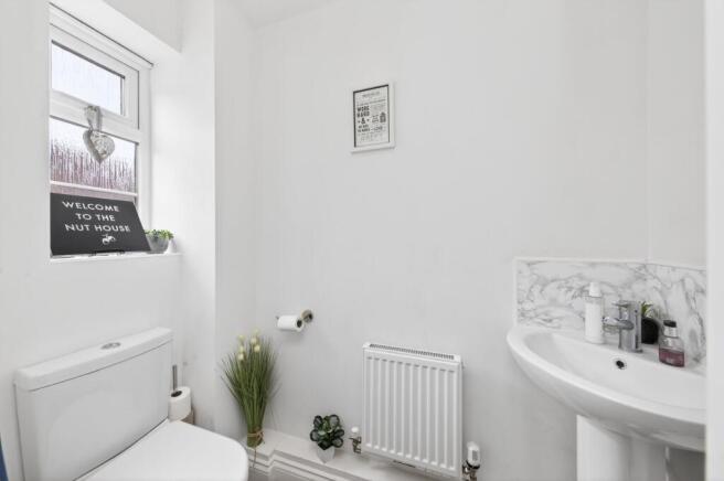 4 bed Terraced for sale Image 5