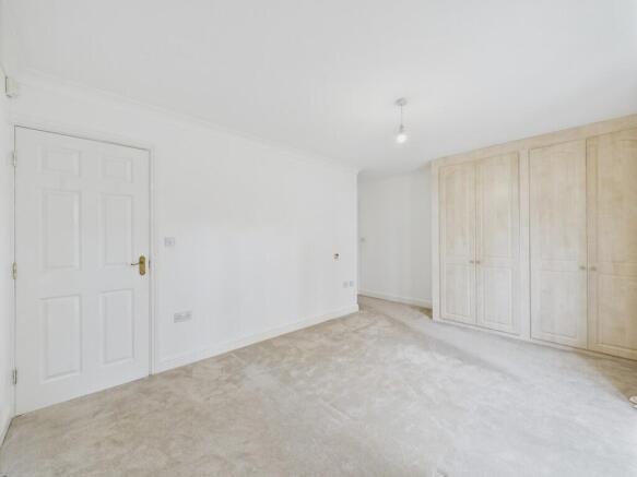 2 bed Apartment to rent Image 9