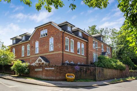 School Hill, Wrecclesham, Farnham, Surrey, GU10
