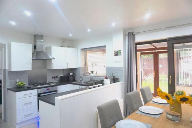 Kitchen/Dining Room