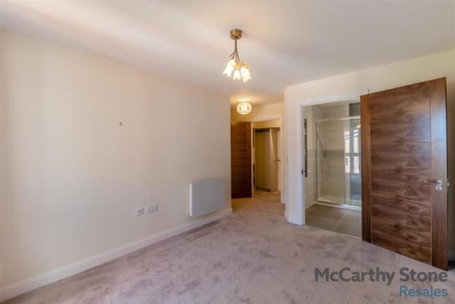 2 bed Apartment for sale Image 12