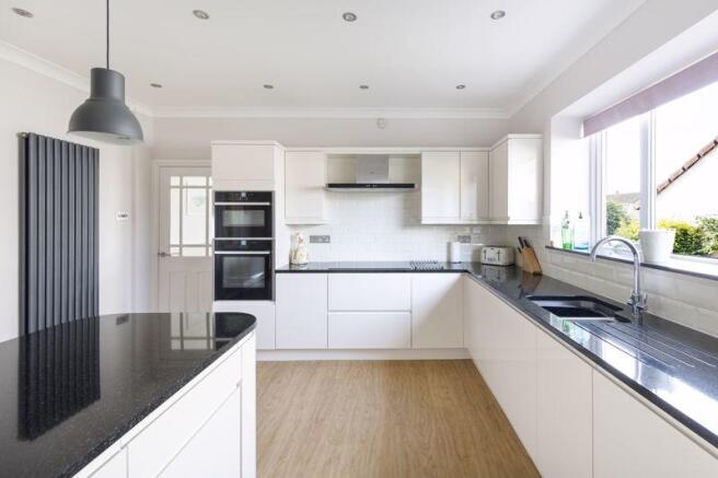 Kitchen / Brea...