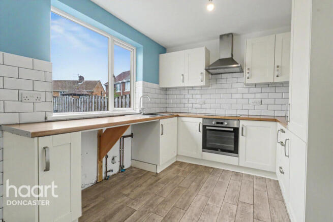 3 bed Semi-Detached for sale Image 9
