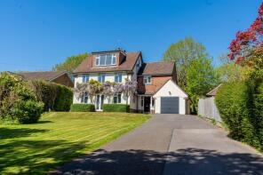 23 Gayfields, Fox Hill Village, Haywards Heath RH16 4QZ