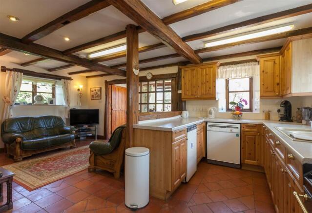 Kitchen & Seating Ar