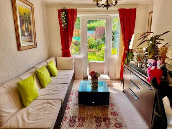 3 bed House to rent Image 12