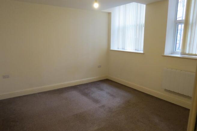 3 bed Penthouse to rent Image 5