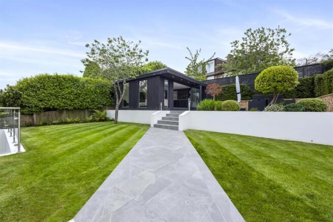 Brangwyn Way, 14-026.JPG