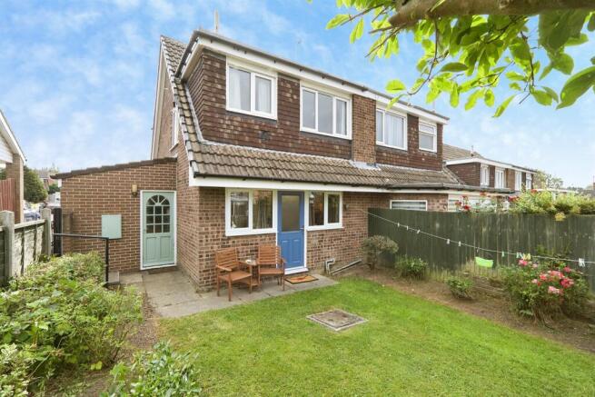 3 bed Semi-Detached for sale Image 11