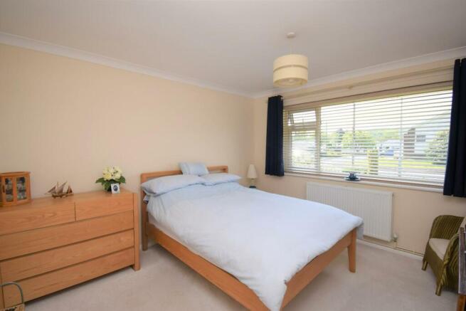 Bedroom 1.jpg