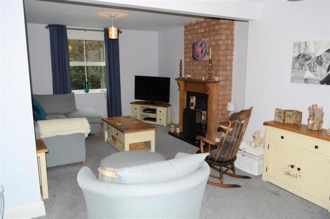 lounge 3.JPG