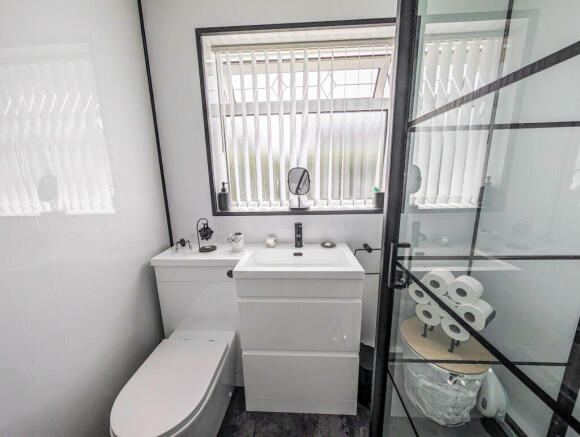 2 bed Bungalow for sale Image 7