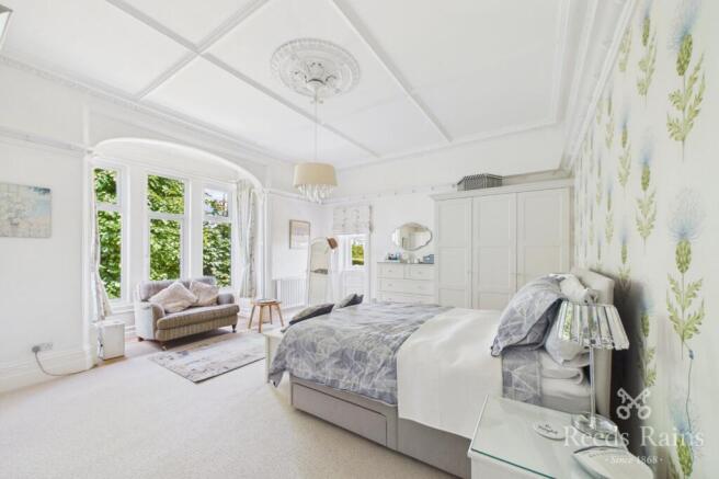 2 bed Apartment for sale Image 2