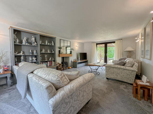 Living Room (2)