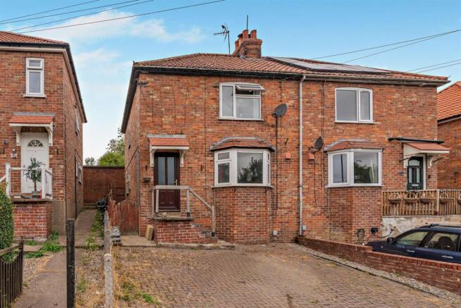 3 bed Semi-Detached for sale Image 9