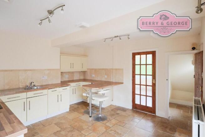 KITCHEN / DINER