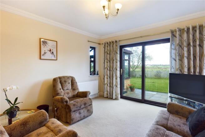 Sitting /Dining Room