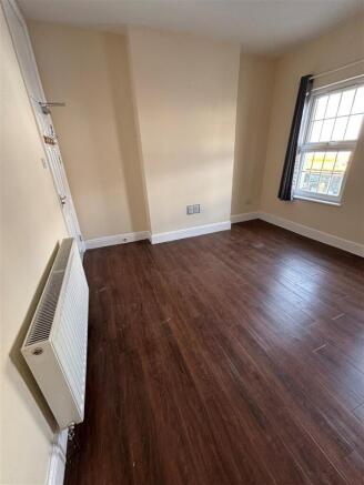 bedroom 1 - image 1.jpg