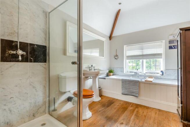 8608382-interior20.jpg