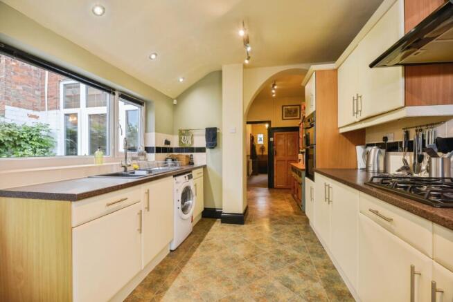 3 bed Terraced for sale Image 6