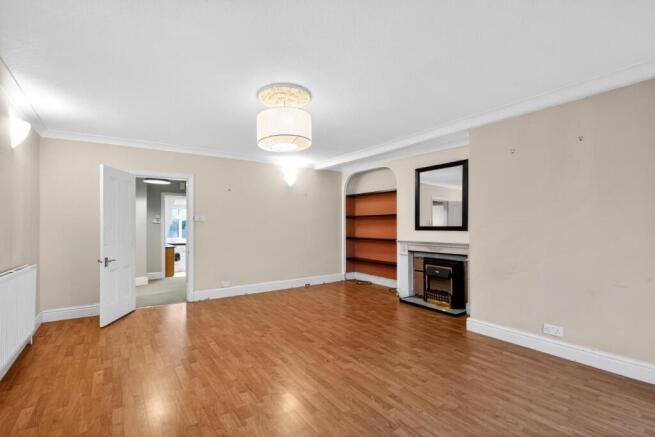2 bed Apartment for sale Image 6