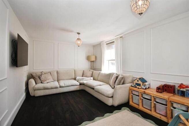 3 bed Semi-Detached for sale Image 4